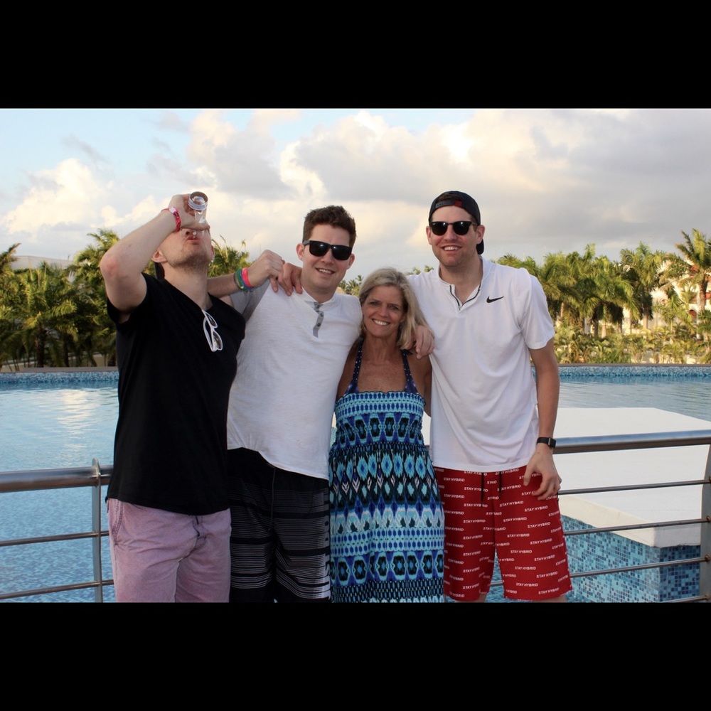 Meet your Posher, Thomas